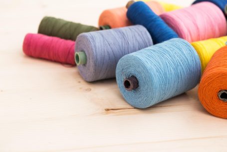 colorful-threads-table